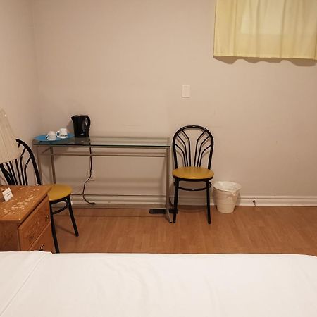 Апартаменти Cozy Private Rm Heart Of North York Free Parking Full Kitchen Close To Downtown Торонто Екстер'єр фото