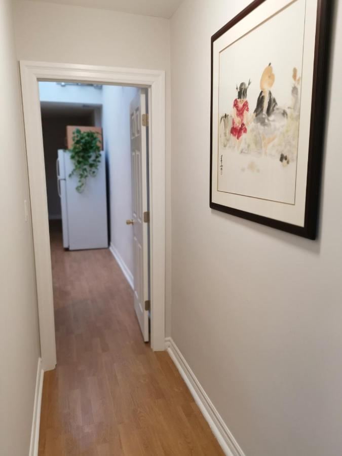 Апартаменти Cozy Private Rm Heart Of North York Free Parking Full Kitchen Close To Downtown Торонто Екстер'єр фото