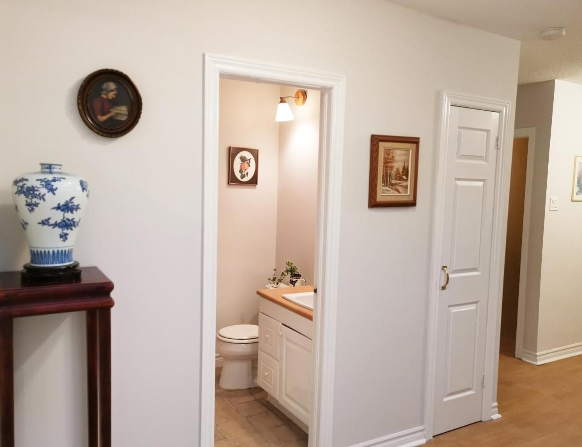 Апартаменти Cozy Private Rm Heart Of North York Free Parking Full Kitchen Close To Downtown Торонто Екстер'єр фото