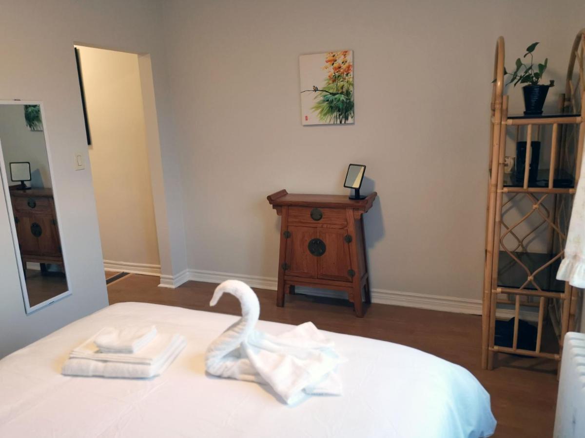 Апартаменти Cozy Private Rm Heart Of North York Free Parking Full Kitchen Close To Downtown Торонто Екстер'єр фото
