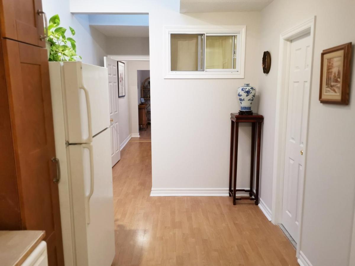 Апартаменти Cozy Private Rm Heart Of North York Free Parking Full Kitchen Close To Downtown Торонто Екстер'єр фото